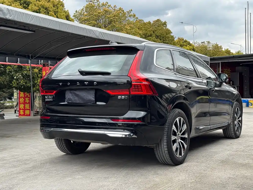 Volvo XC60 2022 — фото 4