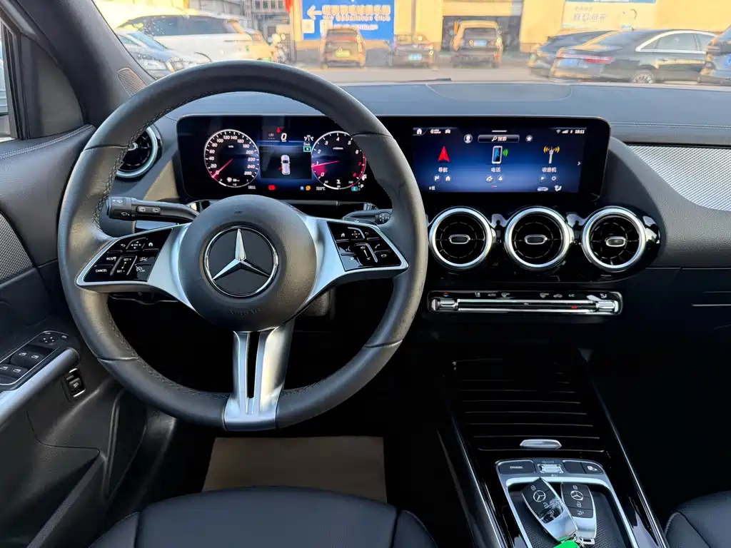 Mercedes-Benz GLA 2024 — фото 11