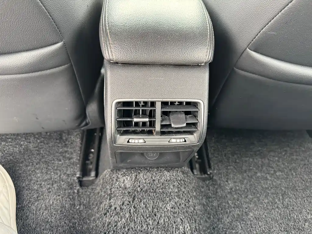 Peugeot 408 2015 — фото 13