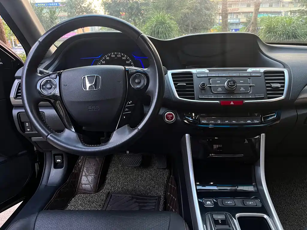 Honda Accord 2017 — фото 14