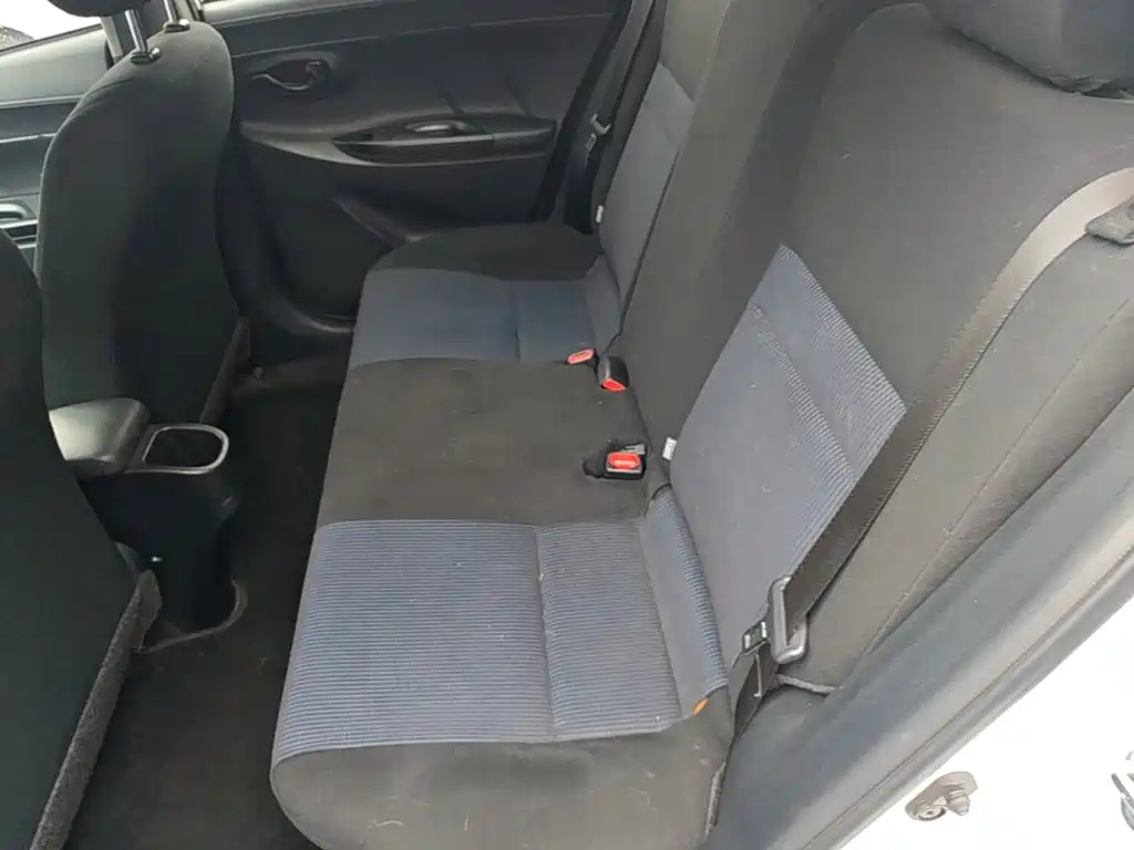Toyota Yaris L 2018 — фото 24
