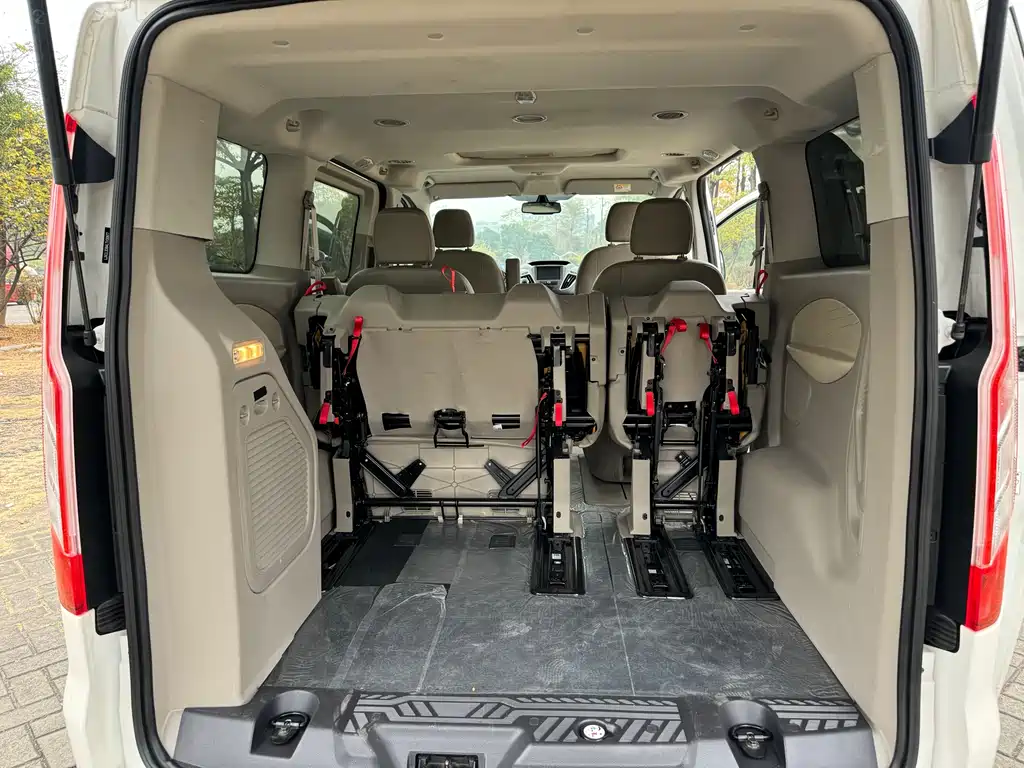 Ford Tourneo 2021 — фото 16