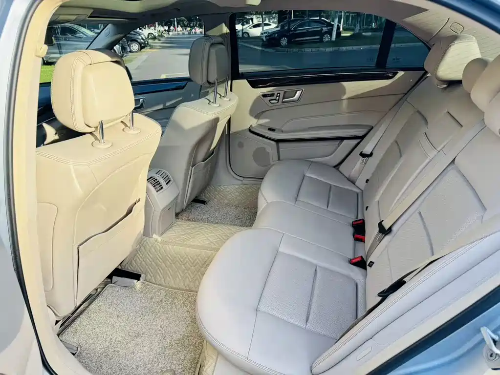 Mercedes-Benz E-Class 2014 — фото 11