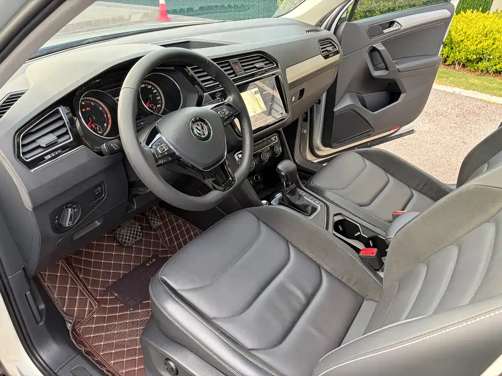 Volkswagen Tiguan L 2020 — фото 25