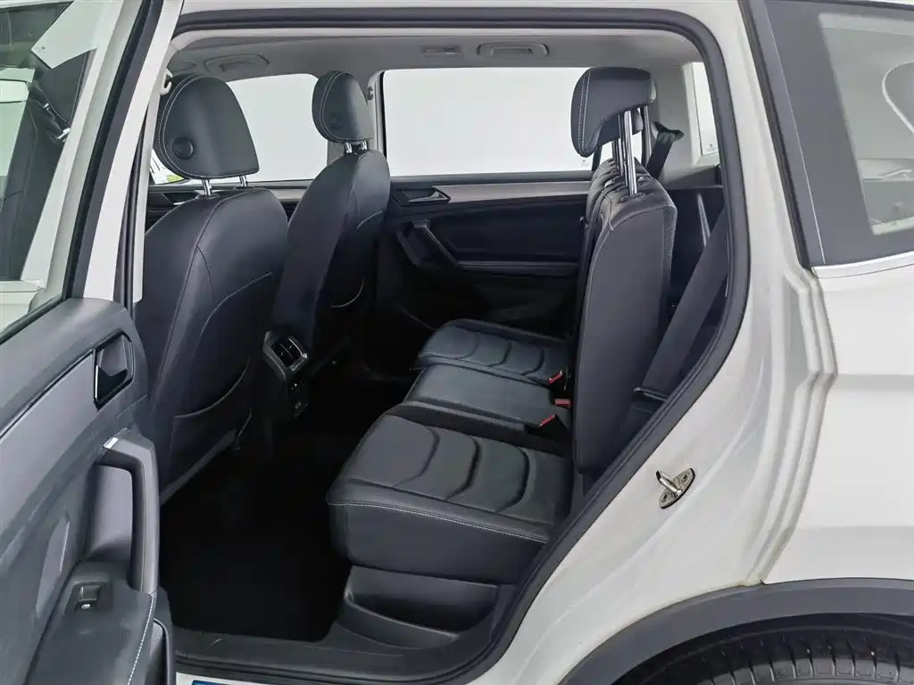 Volkswagen Tiguan L 2018 — фото 15