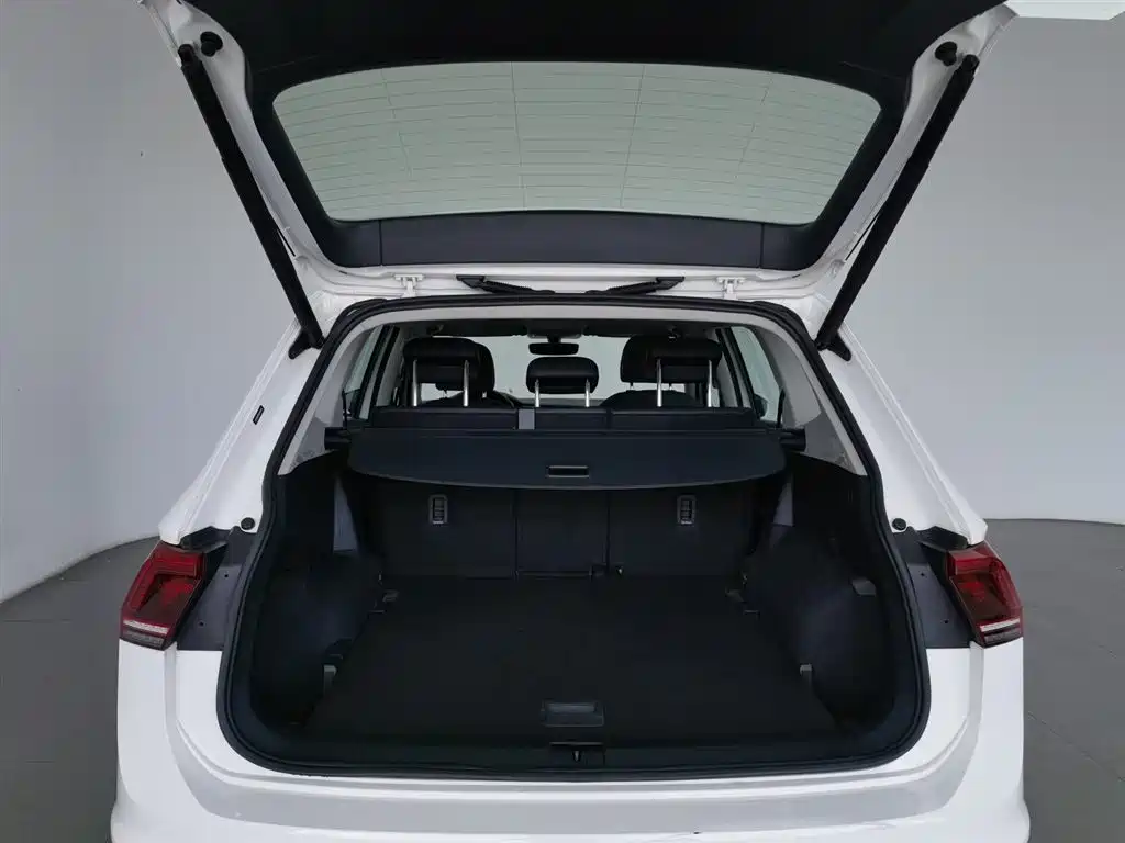 Volkswagen Tiguan L 2018 — фото 16