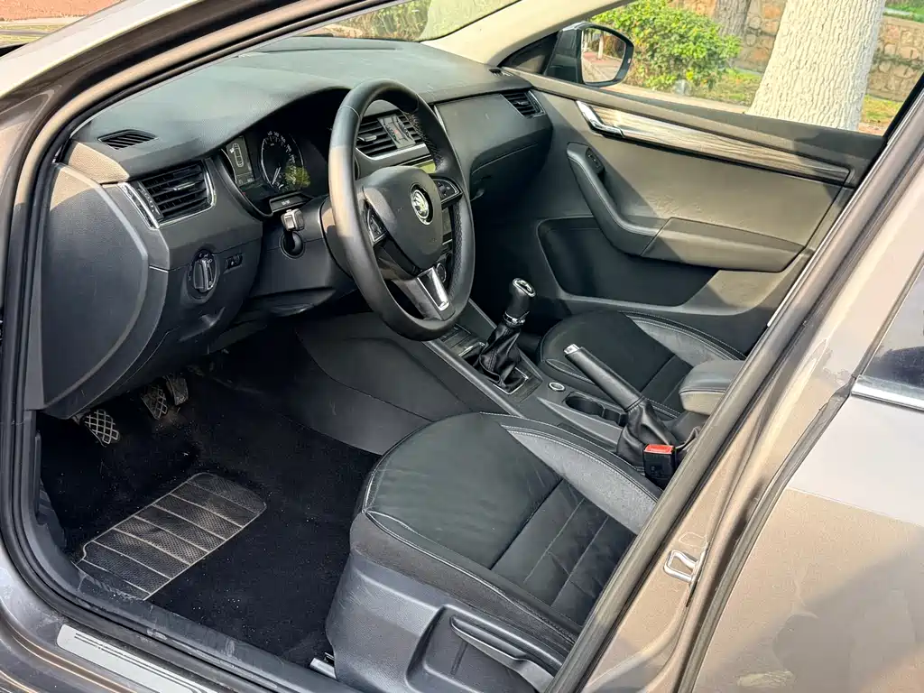 Skoda Octavia 2016 — фото 13