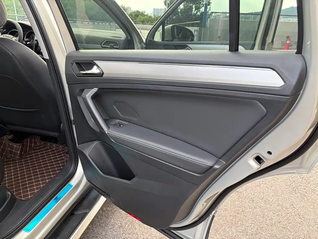 Volkswagen Tiguan L 2020 — фото 17