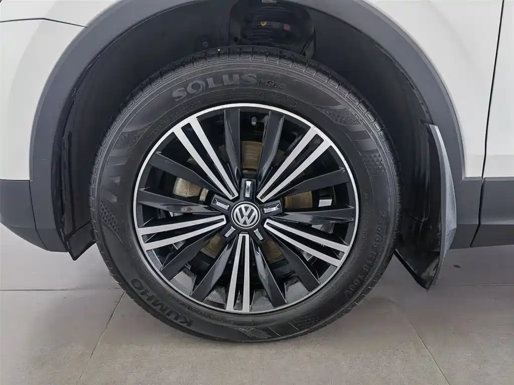 Volkswagen Tiguan L 2018 — фото 17