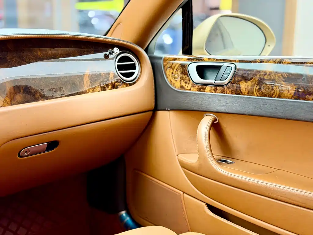Bentley Flying Spur 2012 — фото 20