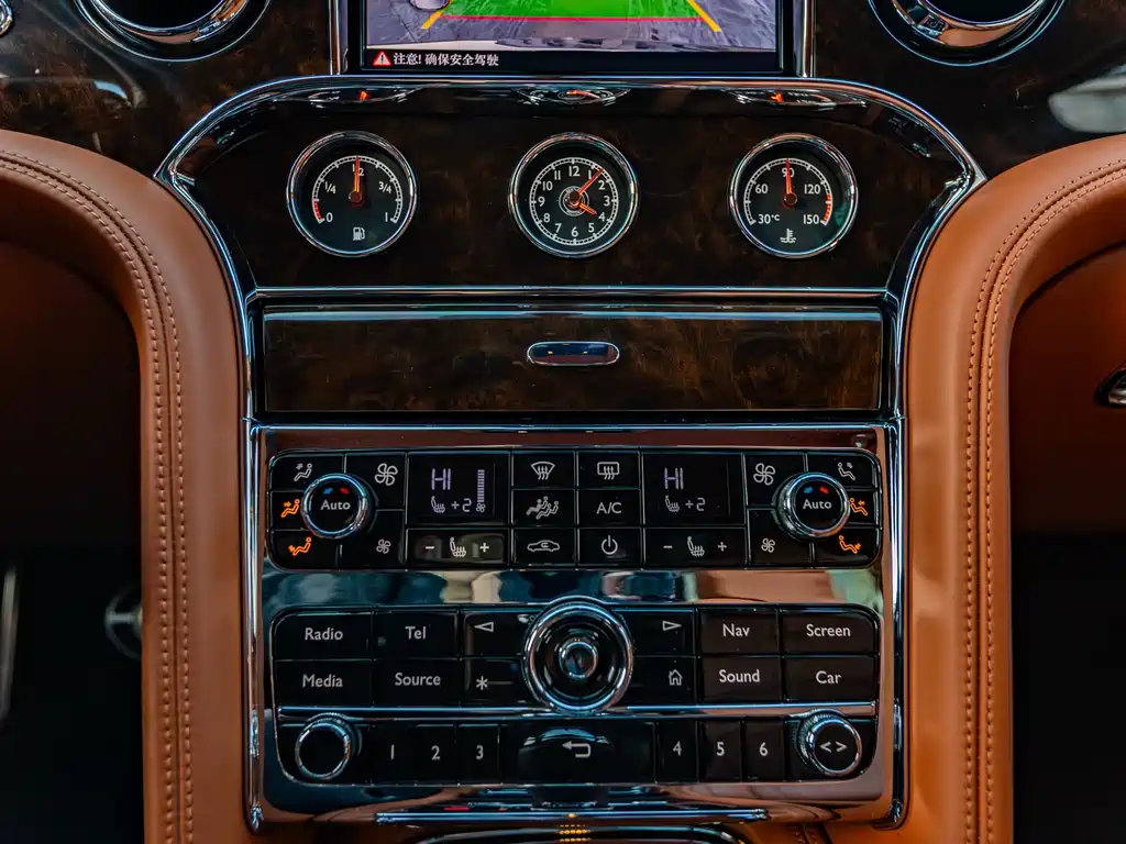 Bentley Mulsanne 2018 — фото 12