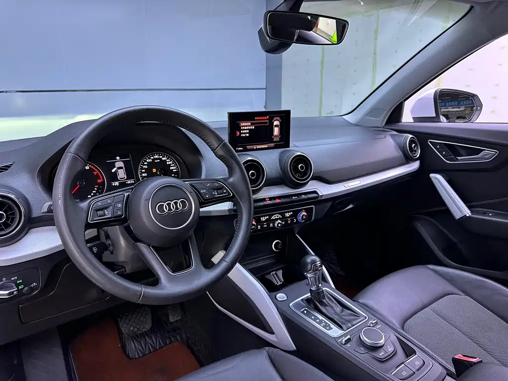 Audi Q2L 2019 — фото 10