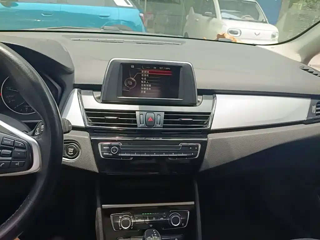 BMW 2 Series Station Wagon 2016 — фото 13