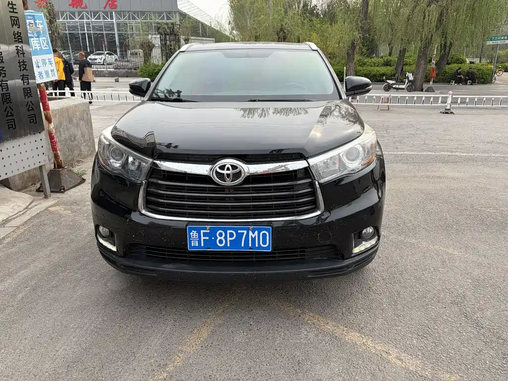 Toyota Highlander 2017 — фото 2