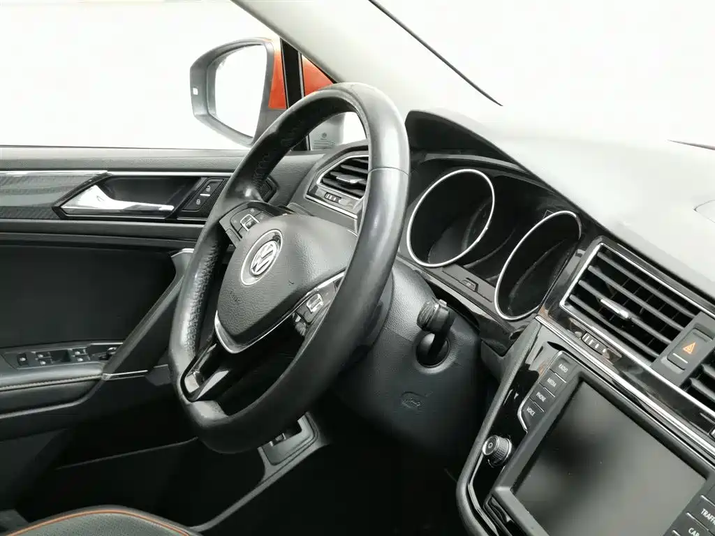Volkswagen Tiguan L 2020 — фото 22