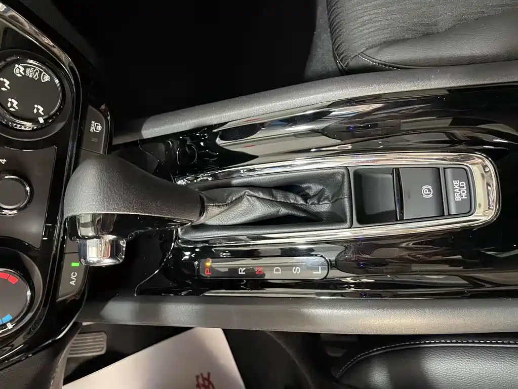 Honda Vezel 2022 — фото 14