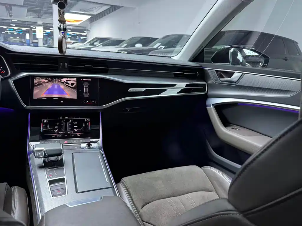 Audi A7L 2024 — фото 9