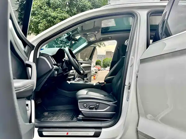 Audi Q5L 2021