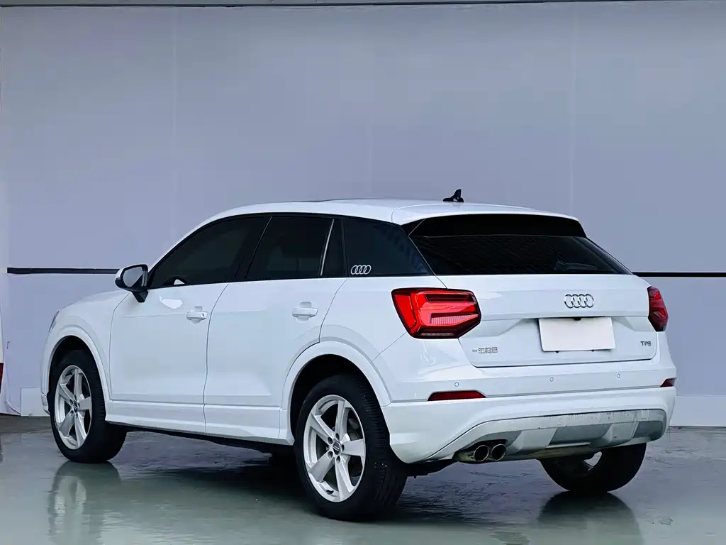 Audi Q2L 2019 — фото 4