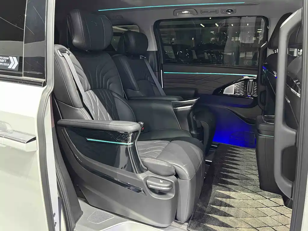 GAC Motor Trumpchi M8 2025 — фото 10