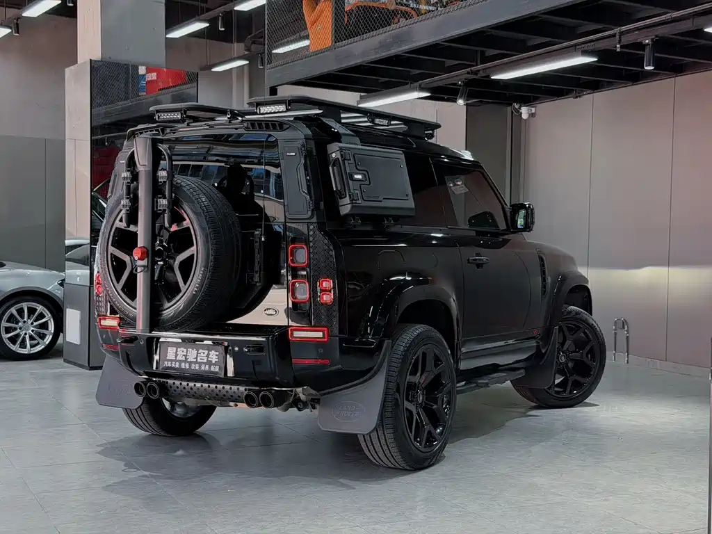 Land Rover Defender 2022 — фото 8