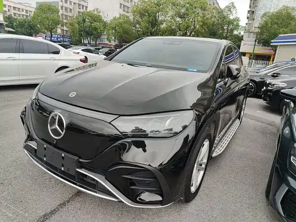 Mercedes-Benz EQE SUV 2025