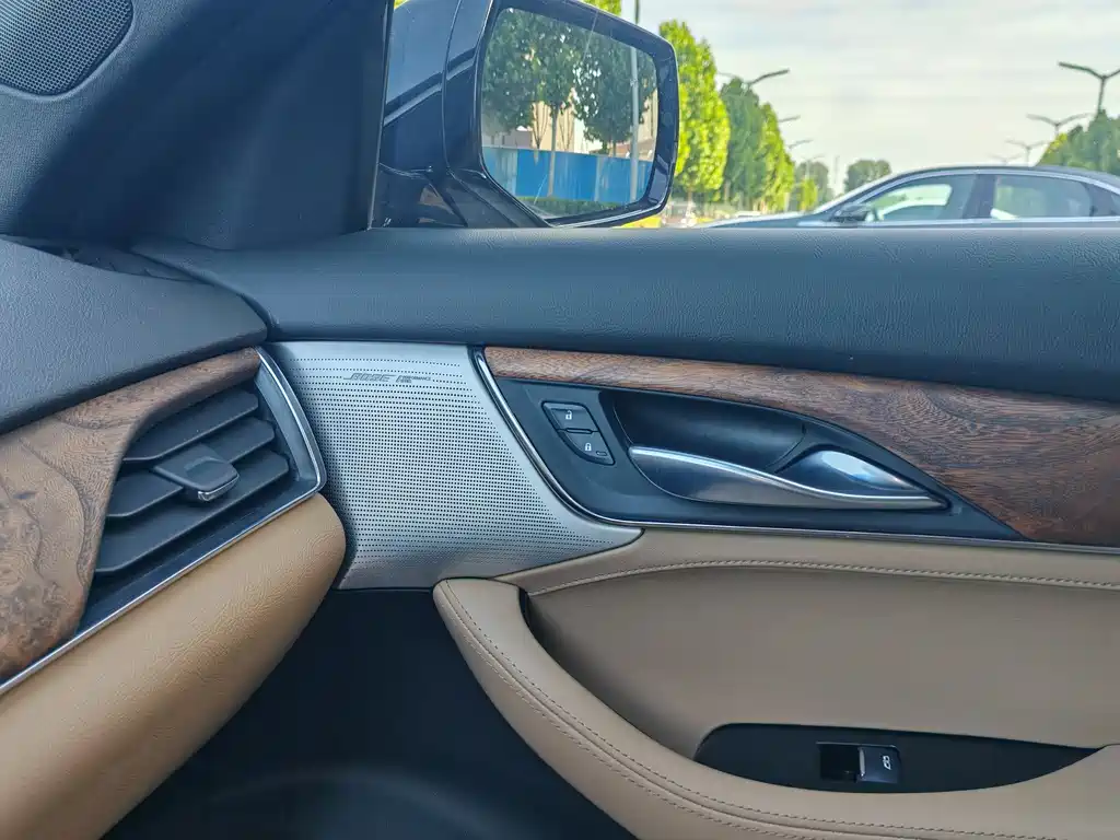 Cadillac CT5 2022 — фото 11