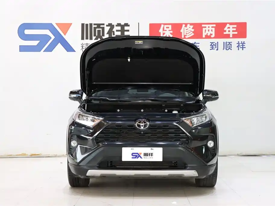 Toyota RAV4 2022 — фото 18