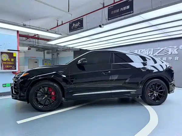 Lamborghini Urus 2020
