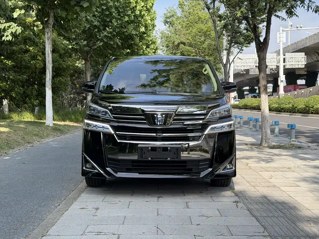 Toyota Vellfire 2023 — фото 3