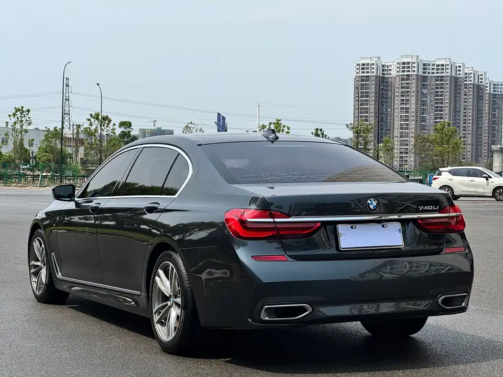 BMW 7 Series 2018 — фото 14