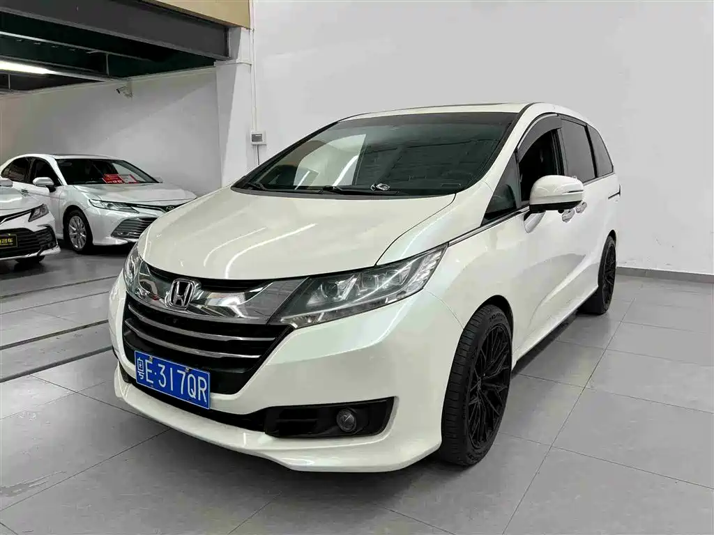 Honda Odyssey 2015 — фото 1