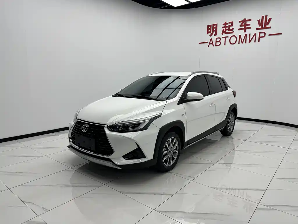 Toyota Yaris L 2022 — фото 4
