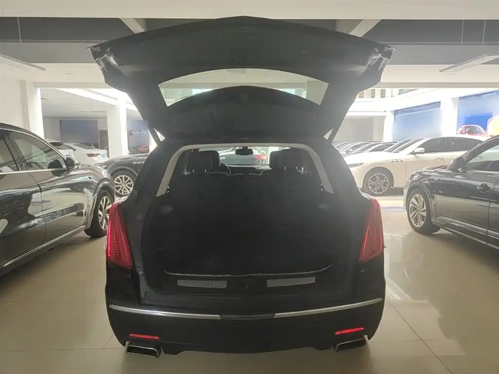 Cadillac XT5 2018 — фото 19