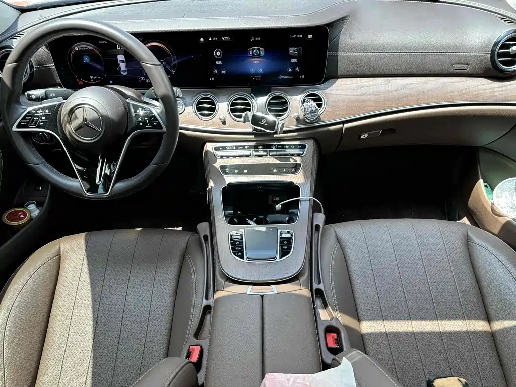 Mercedes-Benz E-Class 2022 — фото 6