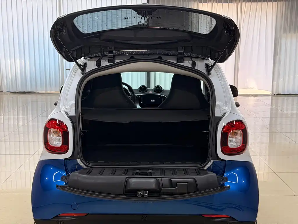 smart Fortwo 2017 — фото 9