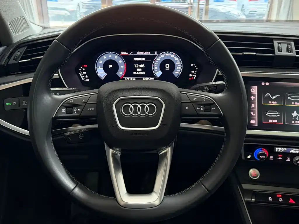 Audi Q3 2023 — фото 7