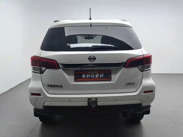 Nissan Terra 2018