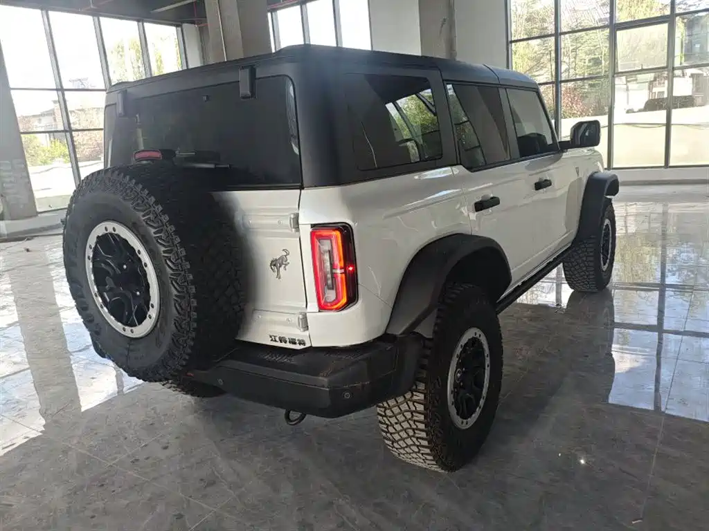 Ford Bronco 2026