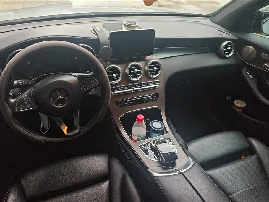Mercedes-Benz GLC 2016 — фото 12
