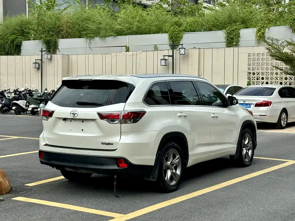 Toyota Highlander 2016 — фото 6