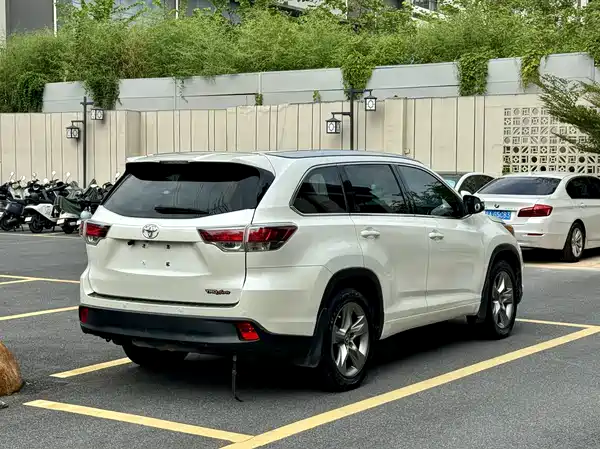 Toyota Highlander 2016