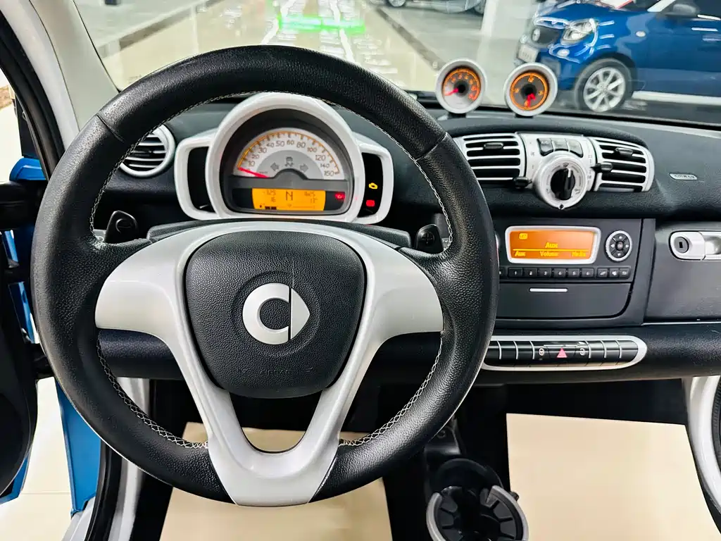 smart Fortwo 2013 — фото 36
