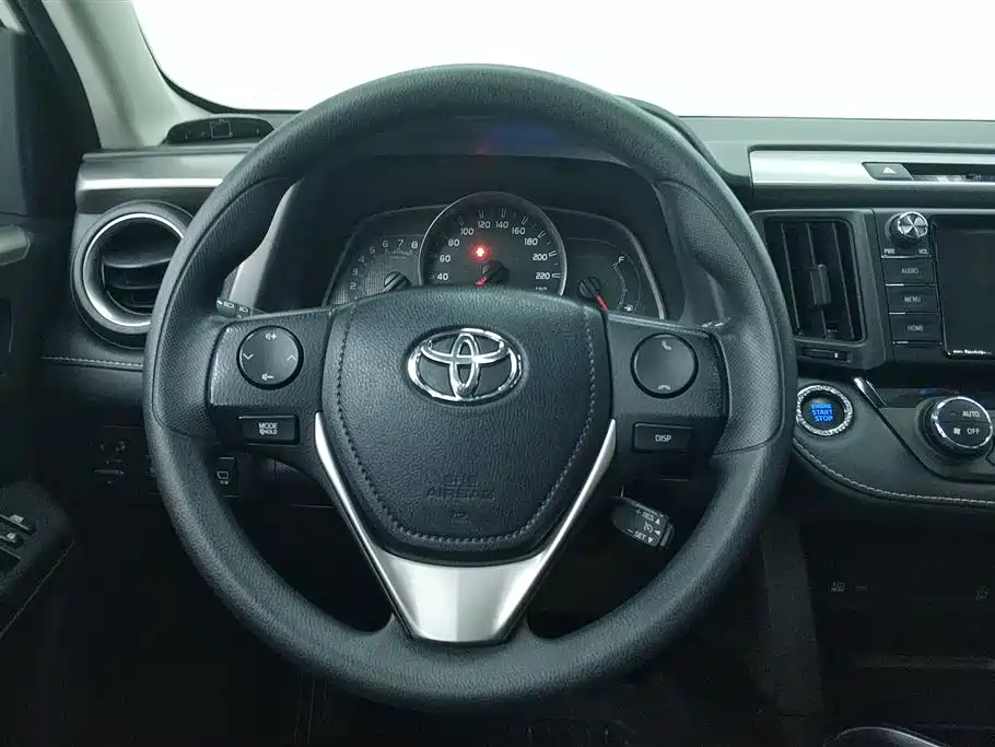 Toyota RAV4 2018 — фото 15