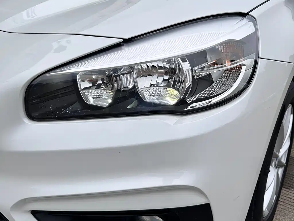 BMW 2 Series Active Tourer 2016 — фото 11