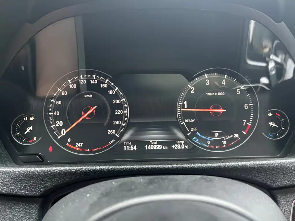 BMW 3 Series 2018 — фото 12