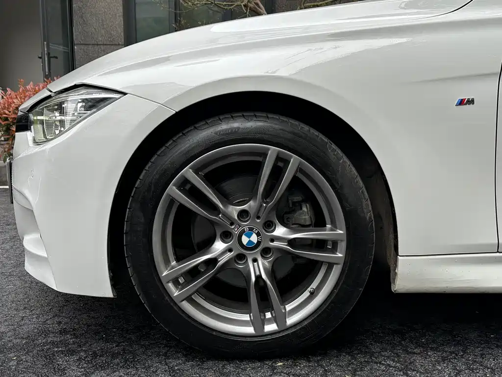 BMW 3 Series 2018 — фото 4