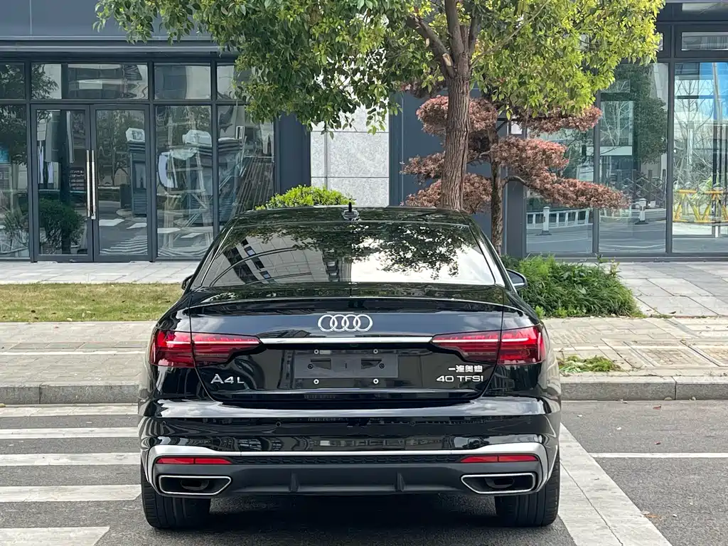 Audi A4L 2021 — фото 13