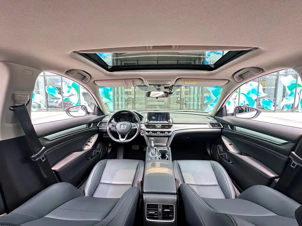 Honda Accord 2018 — фото 18