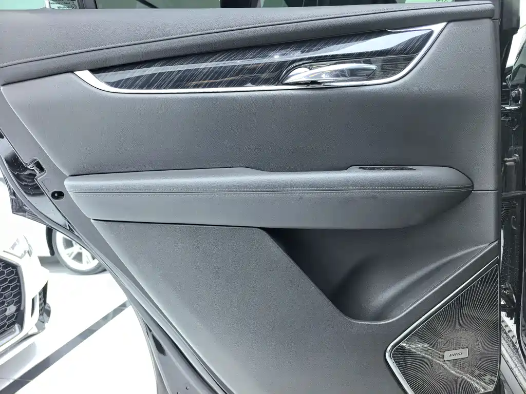 Cadillac XT6 2020 — фото 10